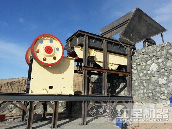环保鄂式破碎机加工现场