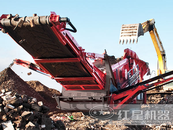 流动式建筑垃圾粉碎机加工现场2