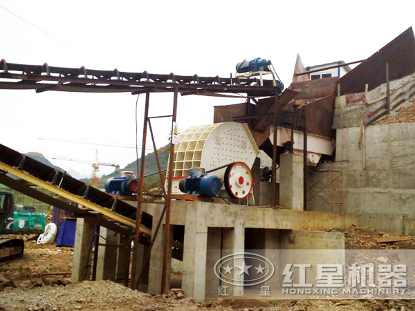 1618重锤式破碎机加工现场