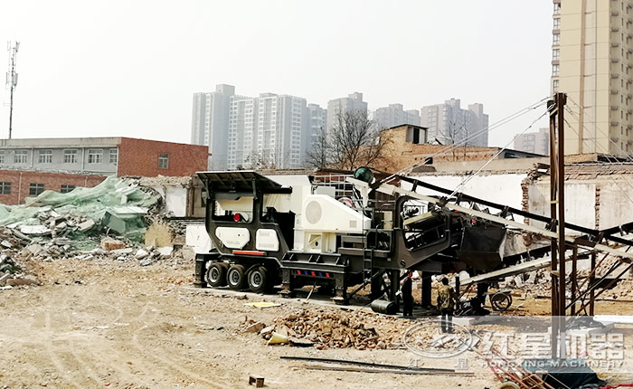 城市拆迁物料破碎现场