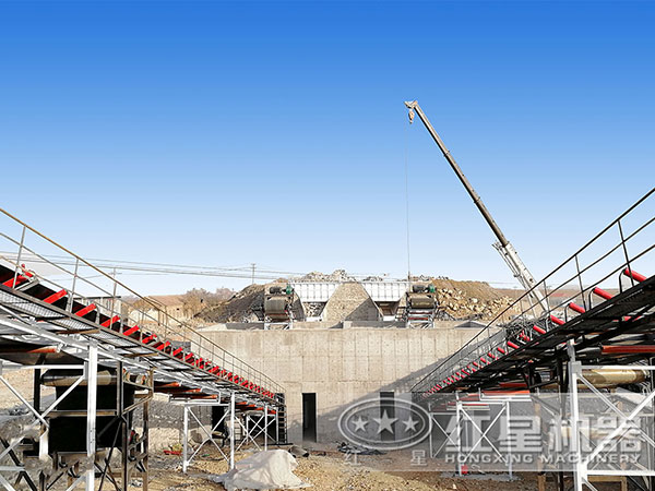 “尘土飞扬”变身“山青水绿”，高性能的颚式破碎机助矿山采石场逆袭