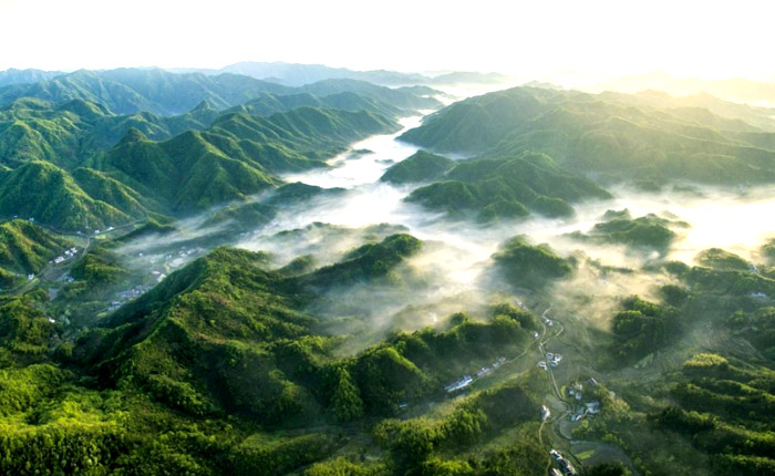 欧亿5记实（十五）助力矿山绿化，环保一体式移动碎沙机走进大别山