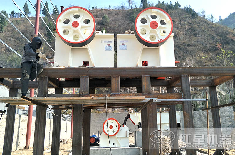 颚式碎石机客户现场